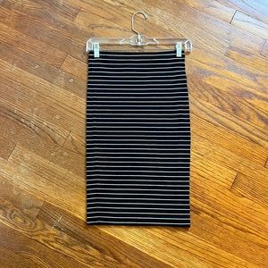 Express size XS cotton pencil skirt.